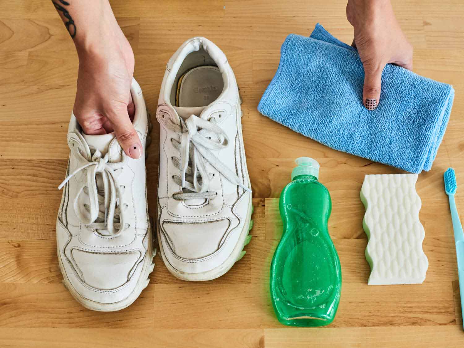 تمیز کردن کفش سفید